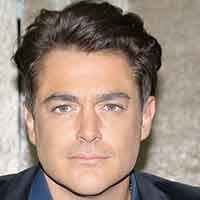 محمدرضا گلزار