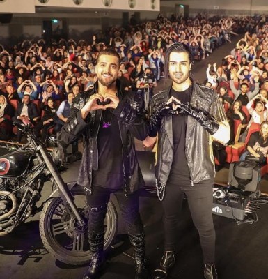 دانلود آهنگ ماکان باند به نام با تو آرومم