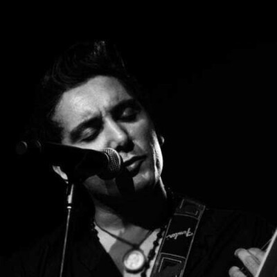 دانلود آهنگ شادمهر عقیلی با تموم یکدلی تو بمون برای من