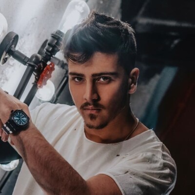 دانلود آهنگ اصلی و کامل تو همه چیت فرق داره حتی ادا و اطوارت دانلود آهنگ اصلی و کامل تو همه چیت فرق داره حتی ادا و اطوارت