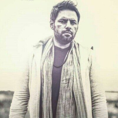 دانلود آهنگ وحید حاجی تبار زخم کاری