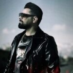 دانلود آهنگ باید به کی بگم که عشق من دورم زده